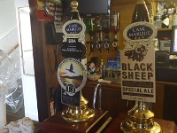 20150724 113456  Ja päästiin perille, hotellin baarissa oli paikallisia oluita