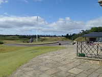 20150730 101234  näkymä tulotiehen klubille, kuten lipusta näkyy aivan tyyntä