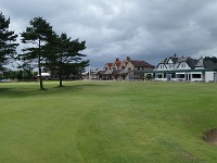 20150804 151905  tässä klubitalot kentältäpäin