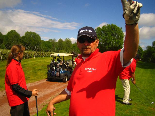 IMG_2214.JPG - Anssi avaa ja köde tuulettaa voittoa