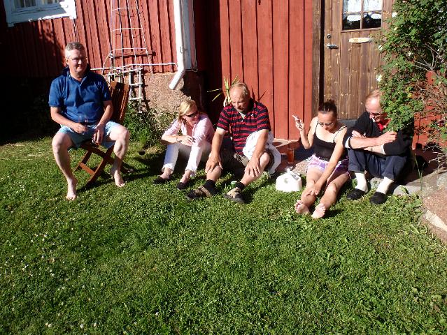 P6210186.JPG - Illalla istuttiin aurigossa juttelemassa