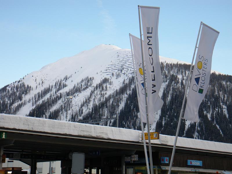 P3080065.JPG - Näkymä bussipysäkiltä