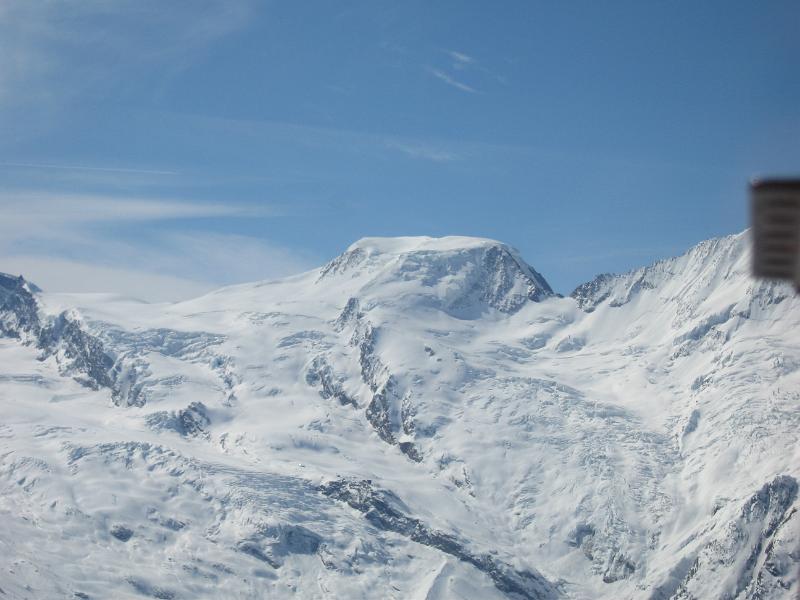 IMG_4720.JPG - Saas-Fee ja hävinnyt huippu vuoresta
