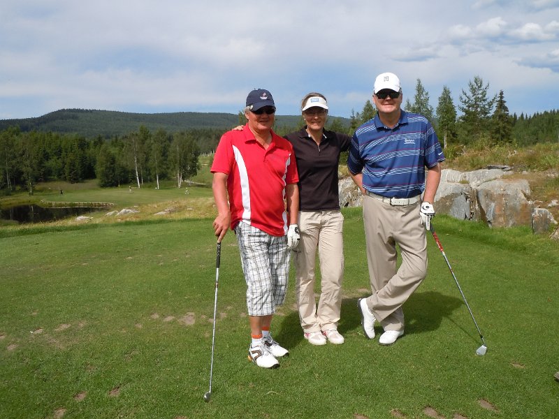 DSCN2007.JPG - uusi par-3, uudella kentällä